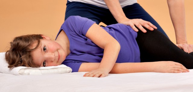 girl-getting-shiatsu-2-e1527280809250